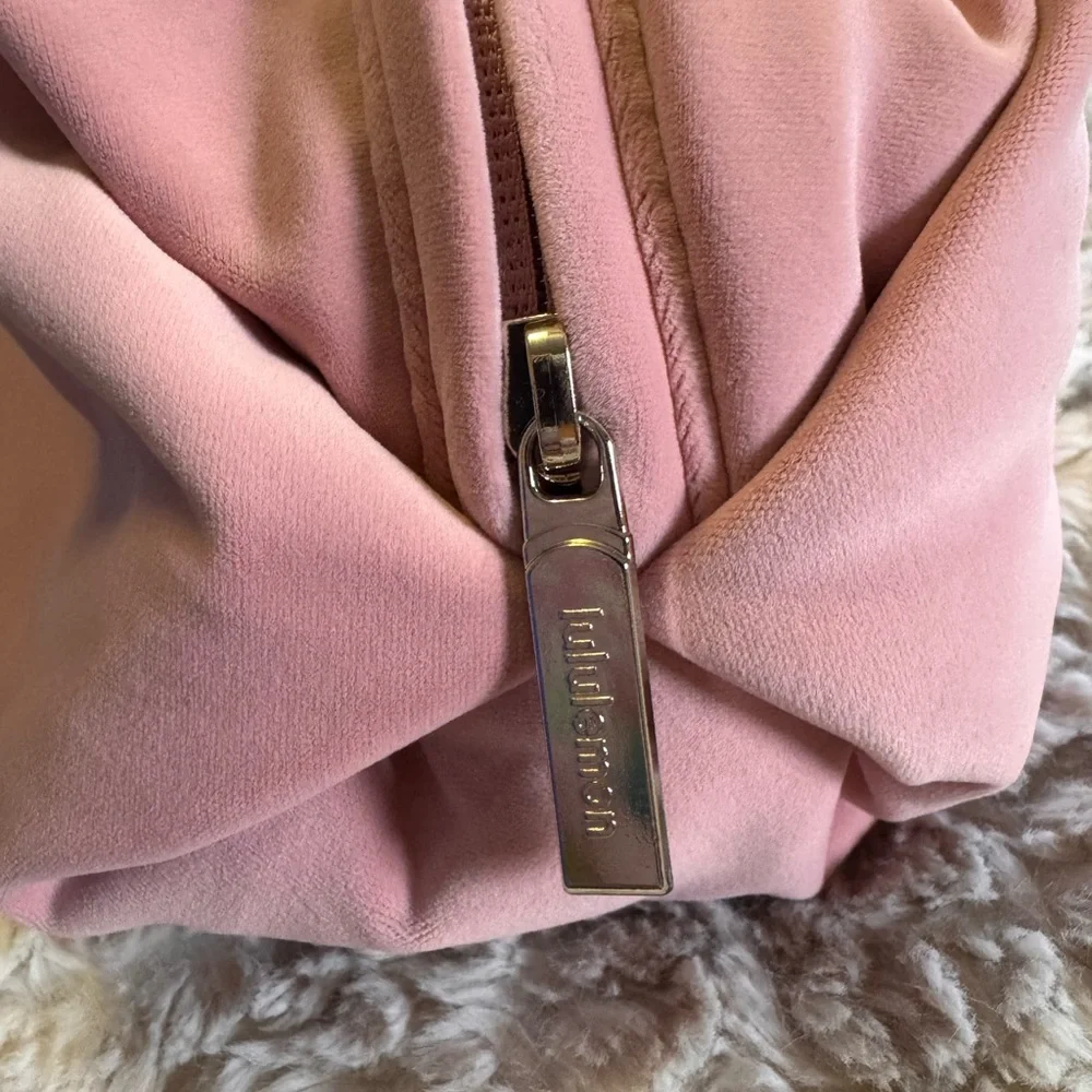 lululemon athletica feeling ready pouch - 3.5L, velour in pink pastel - Picture 3 of 8